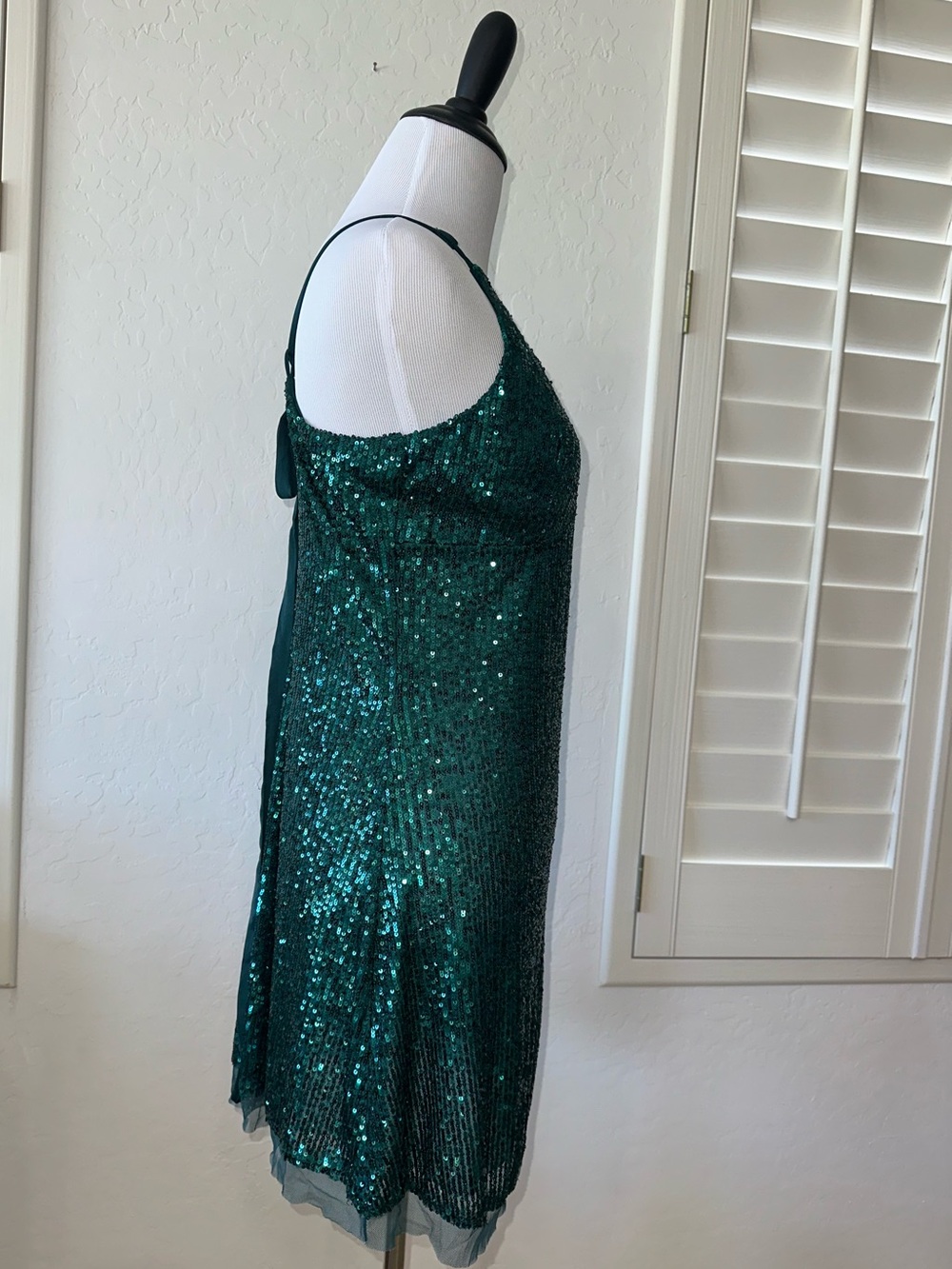 FREE PEOPLE SIZE M~STUNNING SEQUIN GREEN V-NECK MINI PARTY DRESS~EVENING DAY - Picture 6 of 15
